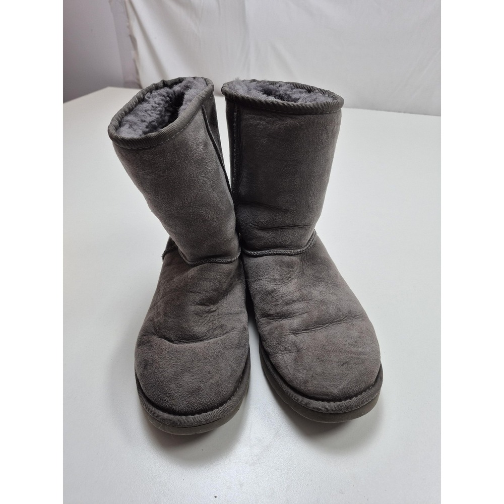 UGG Boots Womens Size 7 Gray Sheepskin Suede Classic Short 5825 Winter Warm